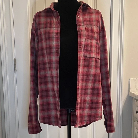 Under Armour Red and Gray Plaid Flannel Shirt Unisex - Picture 1 of 12